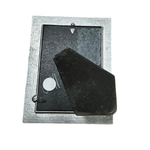 Photo Frame 5" x 4" free standing table top rope textured pewter silver metal - Picture 2 of 7